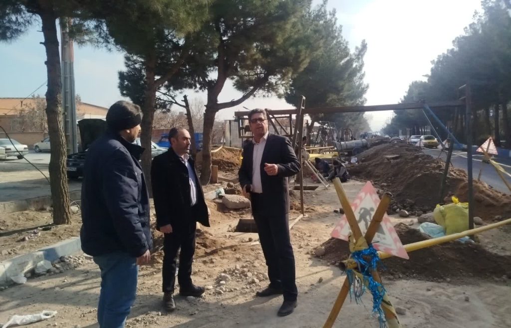 بازدید فرماندار آذرشهر از شبکه فاضلاب آذرشهر (2)