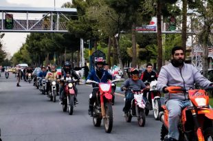 برگزاری رژه خودرویی، موتوری و دوچرخه‌سواران جان‌فدایان امام رضایی در آذرشهر